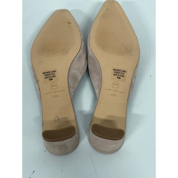 Ann Taylor Sz 9.5 Beige Suede Leather Gold Buckle Mule Low Heel Slip On Pumps - Picture 5 of 5